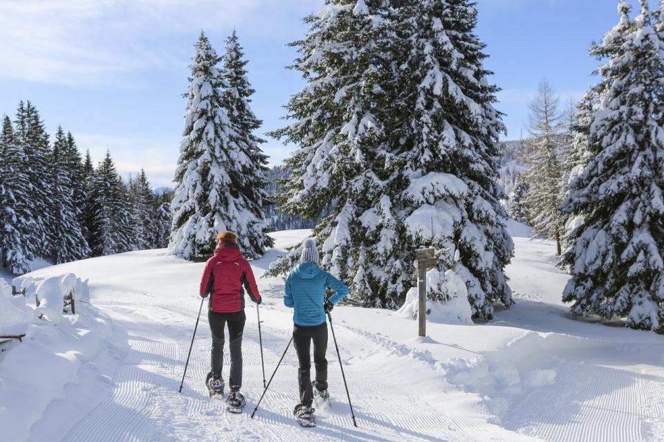 Schneeschuhwanderer am Vigil Joch