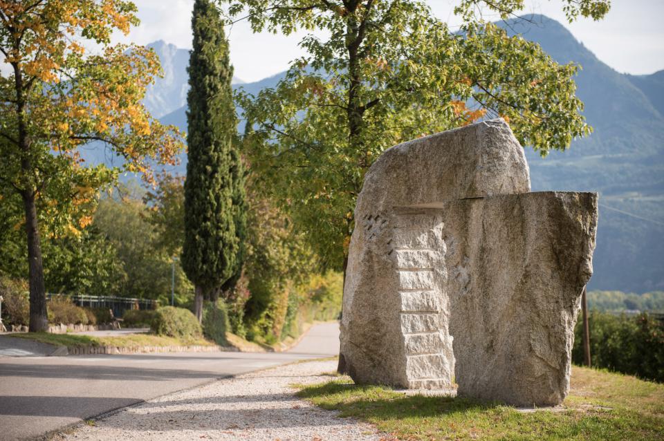 Skulpturenwanderweg in Lana